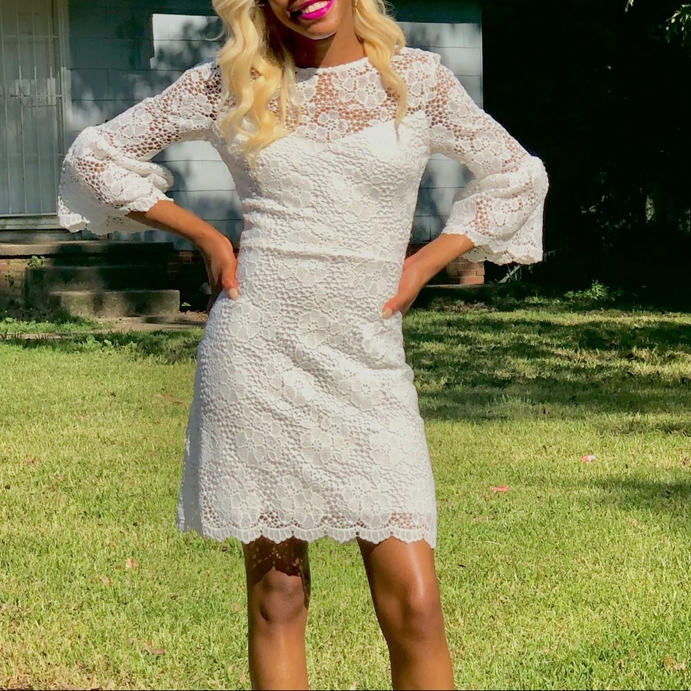 White free with sleeves